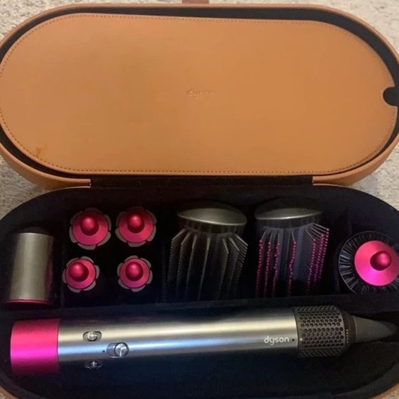 New in BOX Dyson Airwrap complete set - Picture 2 of 5